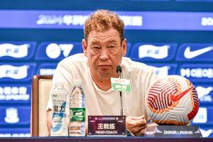 媒体人：申花和冠军之间差的不是实力而是决心，总觉得可拿可不拿