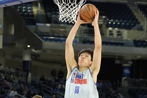 试训第11队💪杨瀚森已完成在猛龙的试训 先返回洛杉矶稍作休整